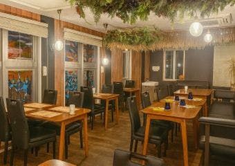 選び抜かれた肉と旬彩の極上饗宴