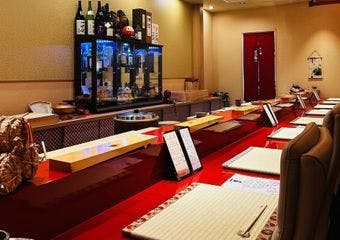 東京豊洲市場から届く極上天然マグロ・全国の新鮮魚介の江戸前寿司をご堪能を