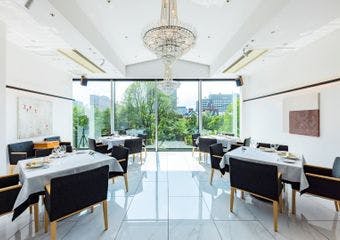 札幌の中心で、世代を超えて愛されるフレンチの真髄を体験できるレストラン