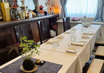 昼夜各一組ずつの完全予約制プライベートレストランです