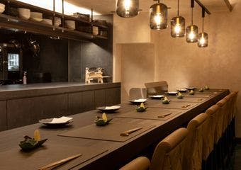 銀座の隠れ家で出会う、天ぷらと中華の革新なる共鳴。伝統が奏でる新たな美食体験