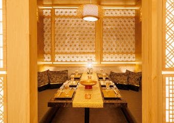 新宿の中心で極上の和牛料理を堪能し、心に残るひとときを演出する億万長者気分の居酒屋