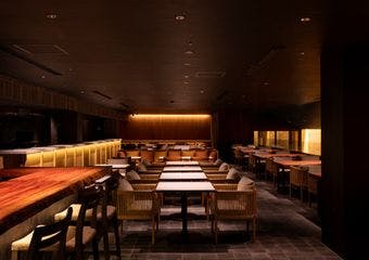 石窯ピッツァとソムリエ厳選ワインで、日常を特別なひとときに