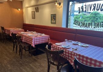 箕面の住宅街にひっそりと佇む隠れ家的ビストロ