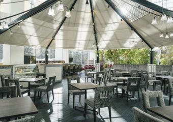 ワイン好きにはたまらない、フランス・スペインの郷土料理を堪能できるビストロ