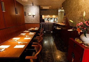 洗練された空間で堪能するモダンチャイニーズ 名雪寛己シェフの逸品