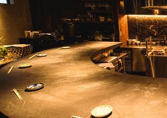 新潟の旬を味わう、カウンターで愉しむ、心温まる和食体験