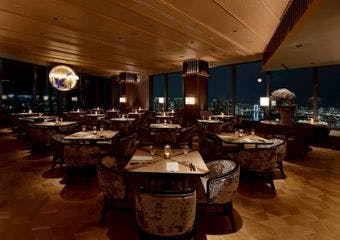 TEPPANYAKI10の大舞台。記念日やアニバーサリーを彩る天空レストラン。