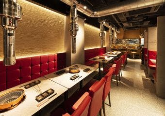 東京駅から徒歩3分の贅沢空間で、厳選和牛と有機野菜のハーモニーを堪能する特別な時間