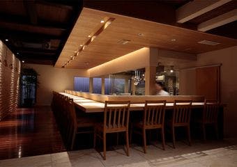 京都祇園の隠れ家で、四季折々の旬の味わいを心ゆくまで楽しむ時間