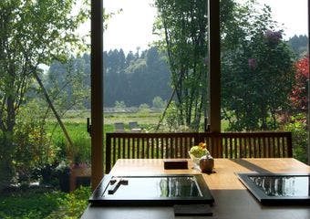 里山の隠れ家で味わう、心と体が満たされる特別なフレンチ