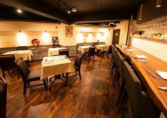 外苑前4分の隠れ家で黒毛和牛を堪能しソムリエ厳選ワインと共に至福のひとときを