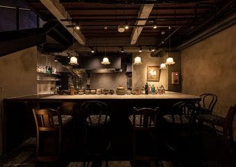 札幌狸小路の隠れ家で味わう和と世界の融合、名物土鍋ごはんをお楽しみください