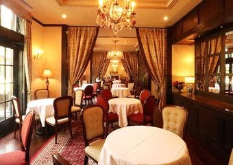 ここでしか味わえない、贅を尽くした軽井沢フレンチ
旨みの凝縮した軽井沢地野菜と極上の食材が、華やかなひと皿に姿を変えます。
