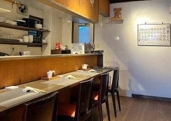 長年ホテルで修業を積んだオーナーシェフが手掛ける料理はどれも絶品。高級食材を惜しげもなく使用し、お値打ちな価格でご利用いただけます。