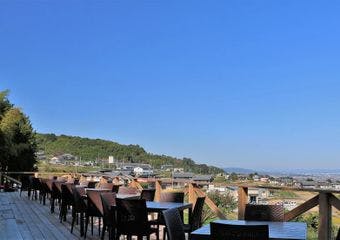 四季の彩りが織りなす大和の味わいを葛城山麓の風景と共に楽しむひとときをお楽しみいただけます。