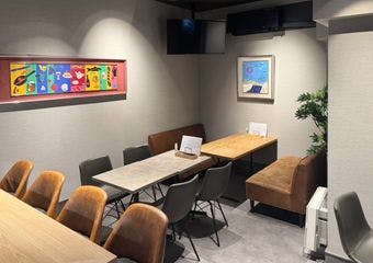 おしゃれな空間で楽しむイタリアンバルの魅力を満喫しませんか ゆったりとした時間が流れる店内で、前菜盛り合わせから始まる至福のひとときを