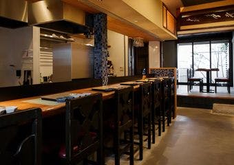 蒲生4丁目駅からすぐ、国産食材にこだわったシンプルな串揚げで心安らぐひとときを