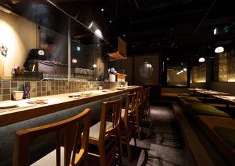 炭火香る、地鶏の真髄を味わう