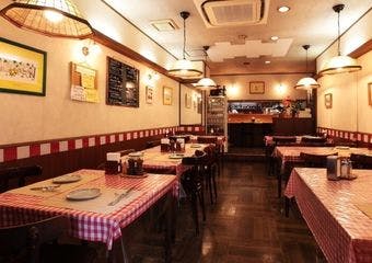 レトロな空間で味わう和の技法が生きるビーフシチューとオムライス