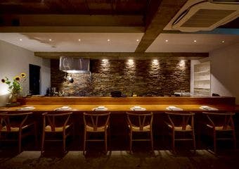 麻布十番の隠れ家和食「Jin」。旬の素材を活かしたおまかせコースで特別なひとときを。