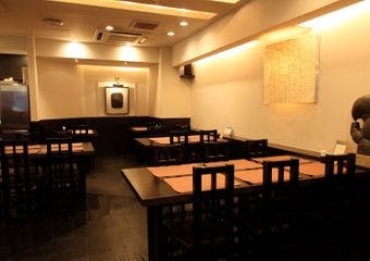 一週間かけて仕上げたデミグラスソースが魅力の老舗洋食屋