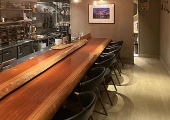 大人の隠れ家で愉しむ全国の旬の牡蠣料理を堪能してください