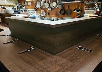 住宅地に佇む隠れ家で、日本全国の力強い食材を堪能するイタリアン体験