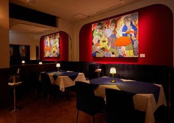 「誰と」「どんな時間を」過ごすかを大切にした、
大人の社交場を提供します。