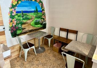 オーガニックブルガリアンローズをふんだんに使ったアフタヌーンティー