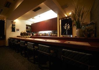 季節の厳選素材を活かした創作和食で、特別なひとときを演出します