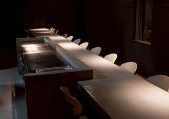 三つ星の技と心が織りなす、鶏ガラ黄金スープの極上しゃぶしゃぶ体験