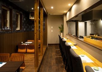 旬の味覚と炭焼きが誘う。月寒の大人の隠れ家居酒屋