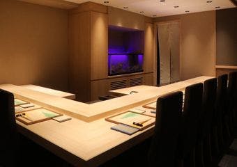 五感で味わう極上タラバ蟹と旬の海鮮、和食の真髄を体感できる場所