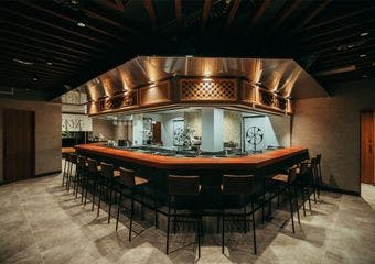 表参道で味わう新しい肉贅沢、旬の野菜と共に特別なひとときを