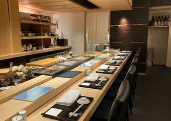 北新地で楽しむ極上の鮨体験