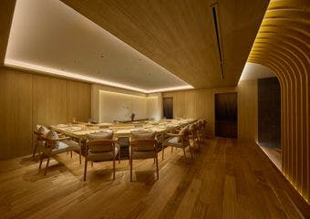 伝統を紡ぎ、革新を創る。新たな美食の象徴
