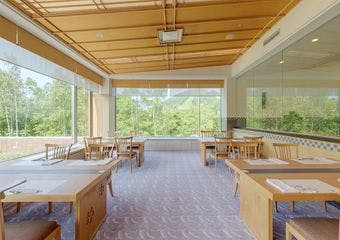 北海道の旬を繊細な日本料理で味わう、上質な食のひとときをご提供いたします。
