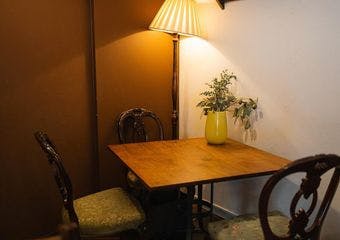 大正ロマンとモダンの融合空間で楽しむフレンチベースの本格洋食と自然派ワイン