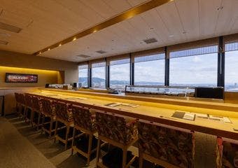 熟練の技が織りなす北陸の味わいが、京都駅直結で楽しめる寿司の逸品