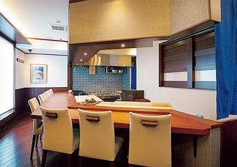 毎日店主自らが厳選した食材を、最高の仕上がりでご提供。その季節にあった旬の食材を使用した和食料理をお作りしております。