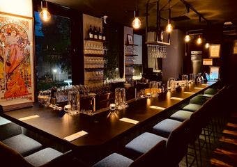 世界のワインと料理の贅沢なペアリング体験