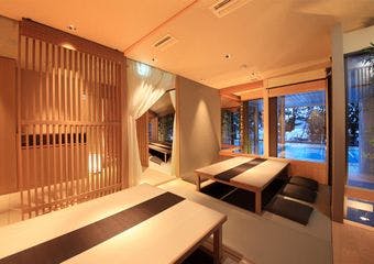 契約農園で育てた野菜やハーブに加え、丹後の海に揚る新鮮な魚介を使い、素材が持つ本来の味わいを大切にした料理をご提供します。