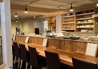 隠れ家のような洋風食堂で、京野菜と黒毛和牛をワインと共に堪能