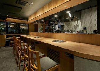 駅からわずか30秒の特等席で、京都でしか味わえない板前焼肉の魅力を堪能してください