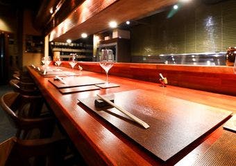 伝統と革新が交錯するモダン和食の世界へようこそ、一口ごとに広がる味の多様性を体験下さい。