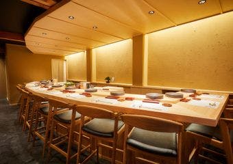 新潟に開花。熟成鮨と地魚のハイコスパな粋。