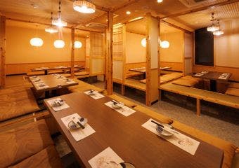 新橋駅徒歩1分の隠れ家で、板前が手がける旬の味わいを完全個室でゆったりと楽しむ