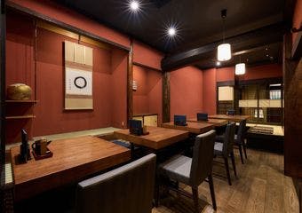 新鮮な鰻を備長炭で焼き上げる至福のひとときを四条で堪能