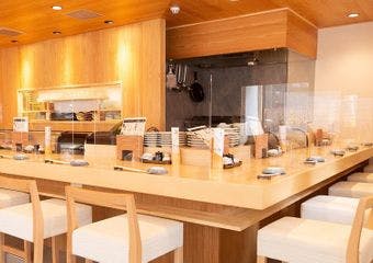 福島駅の老舗海鮮問屋、吾作亭で鮮度抜群の魚介を心ゆくまで味わう至福のひととき